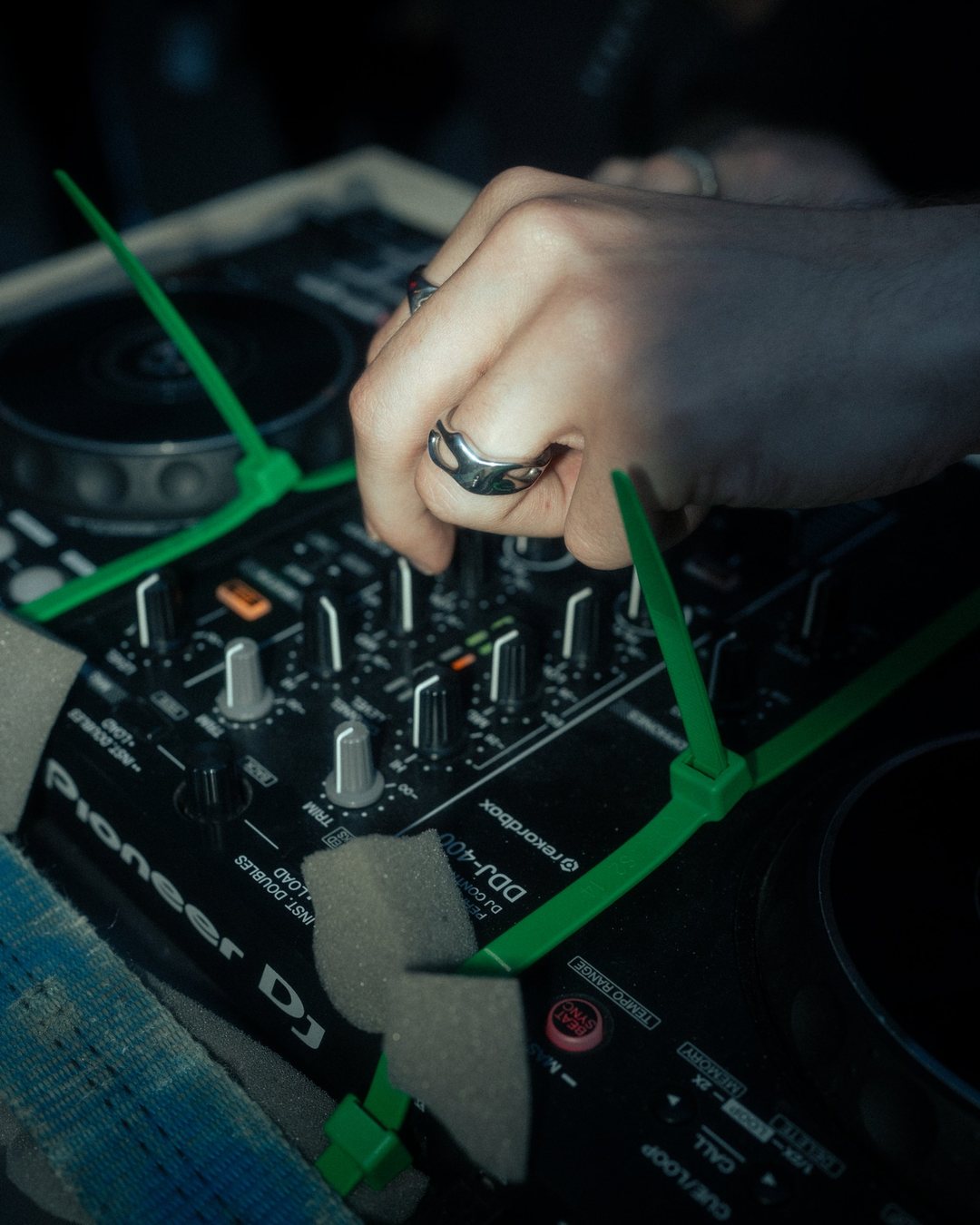 Berlin Night Run: Hände am DJ-Pult